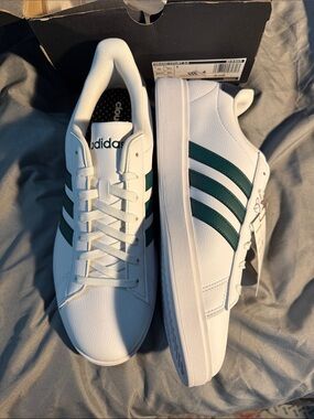 Mens Adidas grand court 2.0. Green and blue